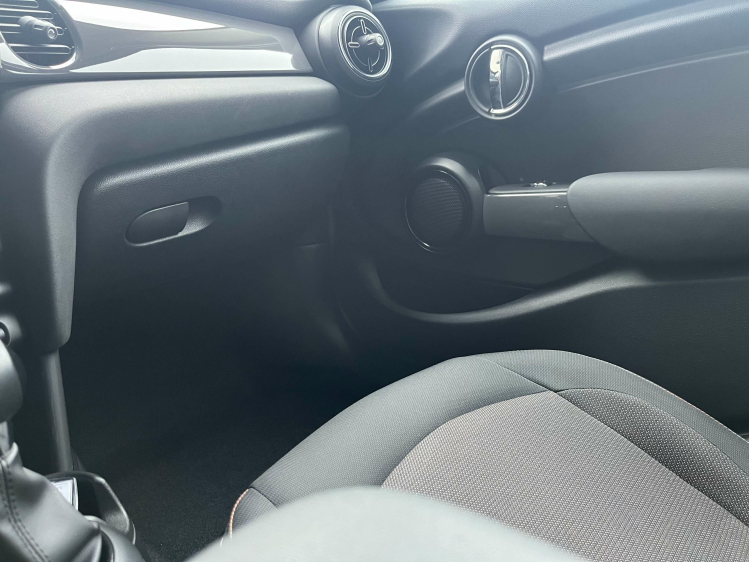 MINI One 1.5i Facelift 5D Full-LED/Carplay/Gps/Cruise/PDC.. Leconte Motors