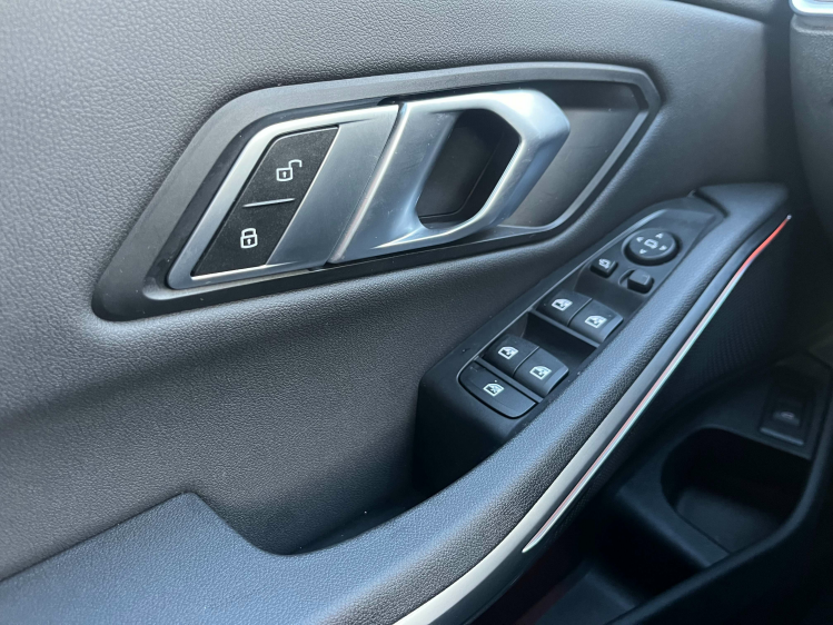 BMW 318 Touring 318iA Sportzetels/Gps/Carplay/Leder/...!! Leconte Motors