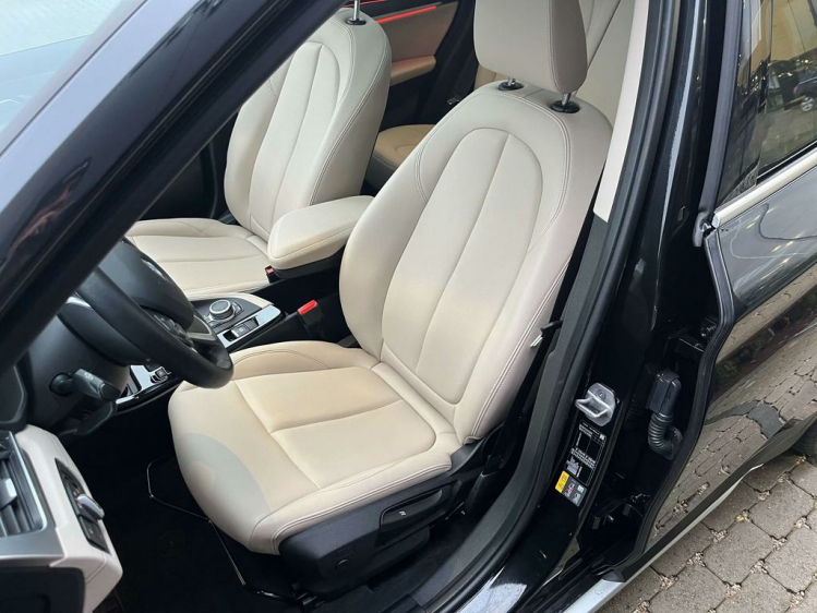 BMW X1 1.5iA xDrive25e X-Line Panodak/Leder/HUD/Camera... Leconte Motors