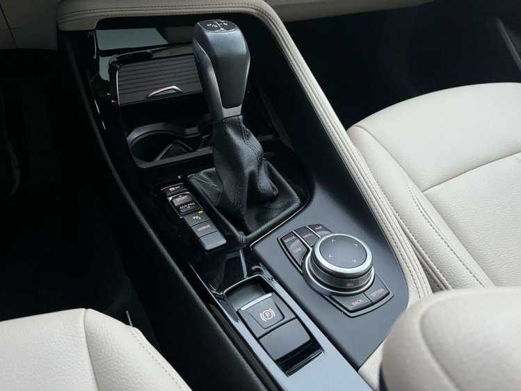 BMW X1 1.5iA xDrive25e X-Line Panodak/Leder/HUD/Camera... Leconte Motors