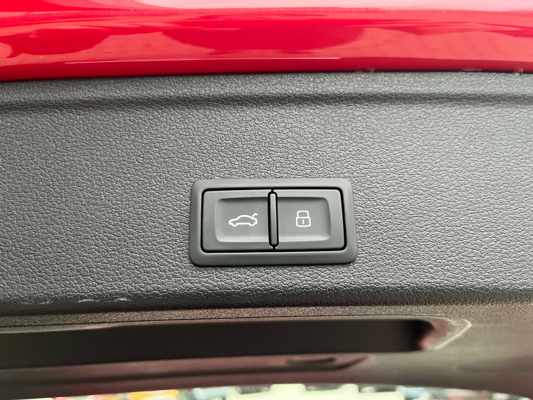 Audi A4 Avant 35 TFSI S-Tronic Virtual/Leder/LED/Camera..! Leconte Motors