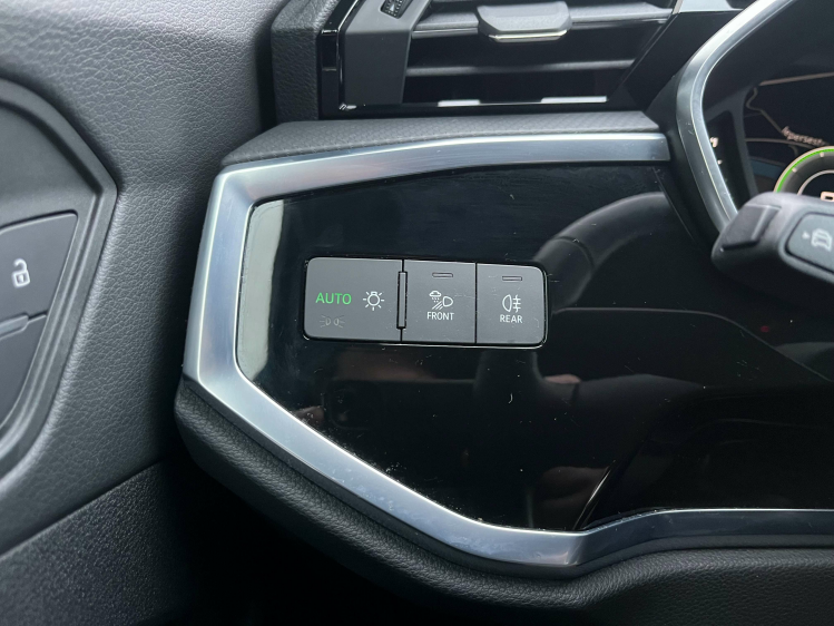 Audi Q3 45 TFSIe Sportback Hybride S-Line Full-LED/Leder.. Leconte Motors