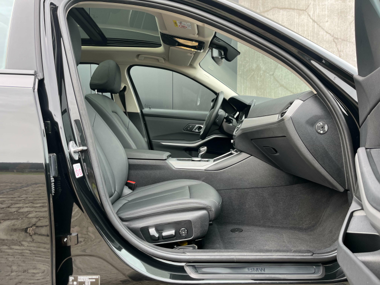 BMW 318 Touring dA Panodak/Leder/Camera/Memoryseats/Keyles Leconte Motors