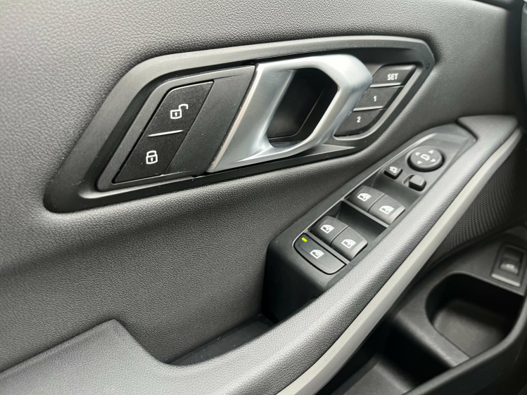 BMW 318 Touring dA Panodak/Leder/Camera/Memoryseats/Keyles Leconte Motors