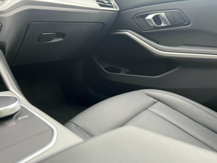 BMW 318 Touring dA Panodak/Leder/Camera/Memoryseats/Keyles Leconte Motors