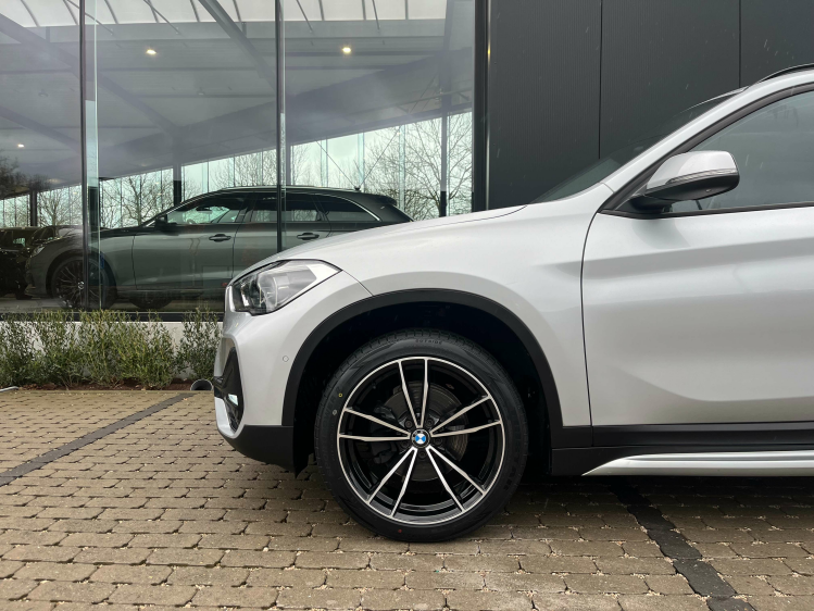 BMW X1 1.5i sDrive18 X-Line Panodak/LED/Sportzetels/HUD.. Leconte Motors