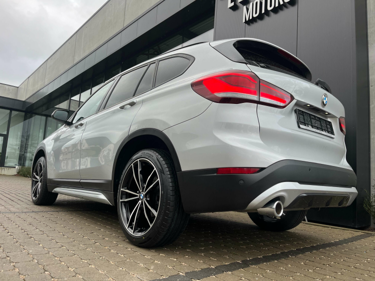 BMW X1 1.5i sDrive18 X-Line Panodak/LED/Sportzetels/HUD.. Leconte Motors