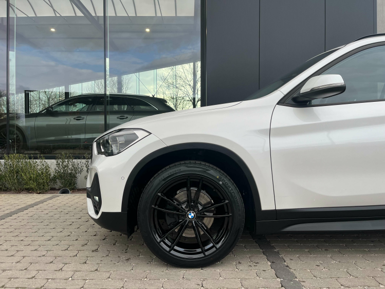 BMW X1 1.5iA sDrive18 Full-LED/Panodak/Leder/Carplay/CAM Leconte Motors