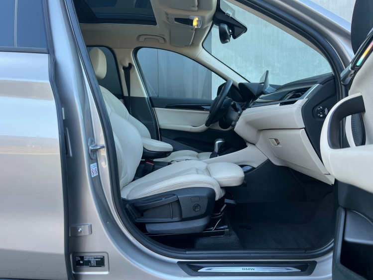 BMW X1 1.5iA xDrive25e Panodak/Sportzetels/Camera/HUD/... Leconte Motors