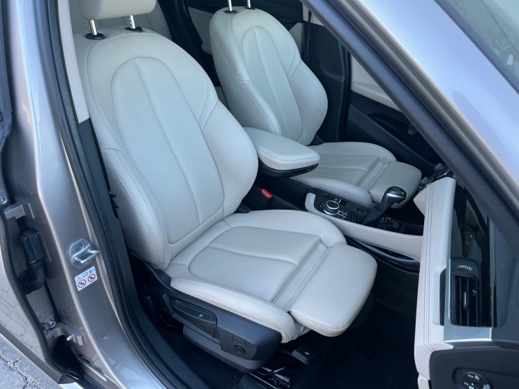 BMW X1 1.5iA xDrive25e Panodak/Sportzetels/Camera/HUD/... Leconte Motors