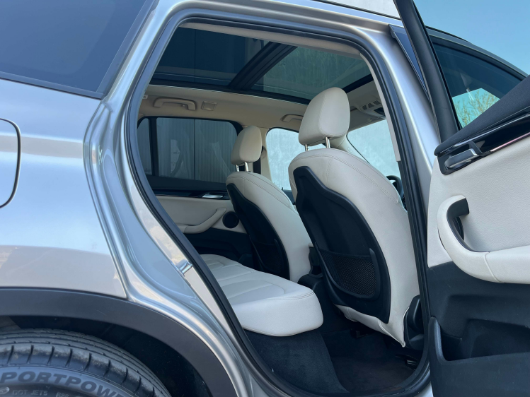 BMW X1 1.5iA xDrive25e Panodak/Sportzetels/Camera/HUD/... Leconte Motors