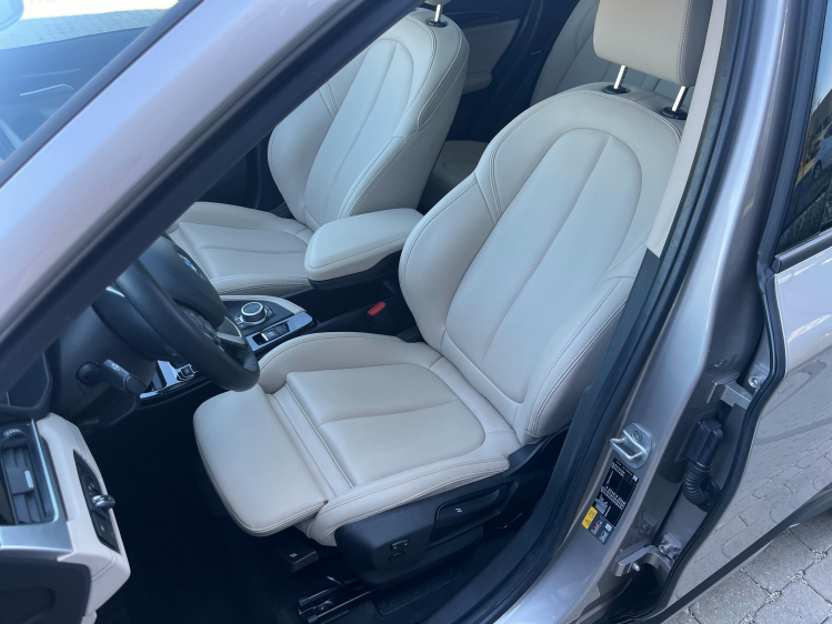 BMW X1 1.5iA xDrive25e Panodak/Sportzetels/Camera/HUD/... Leconte Motors