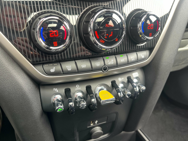 MINI Cooper SE Countryman 1.5A PHEV ALL4 Panodak/Sportzetels/Carplay/Camera Leconte Motors