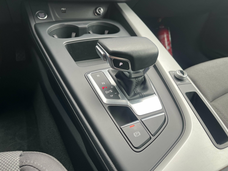 Audi A4 Avant 35 TFSI S tronic Navigatie/Cruise/PDC/BLTH.. Leconte Motors