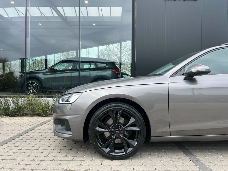 Audi A4 Avant 35 TFSI S tronic Navigatie/Cruise/PDC/BLTH.. Leconte Motors