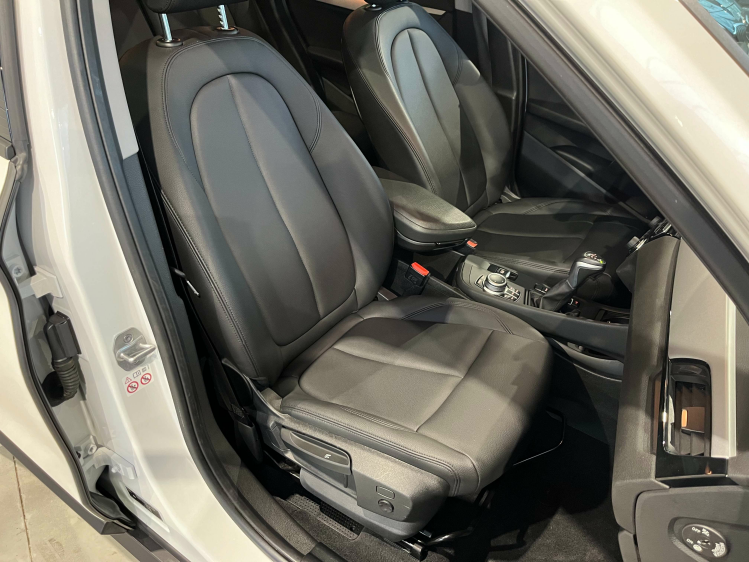 BMW X1 1.5iA xDrive25e Hybrid Panodak/Leder/Camera/HUD/.. Leconte Motors