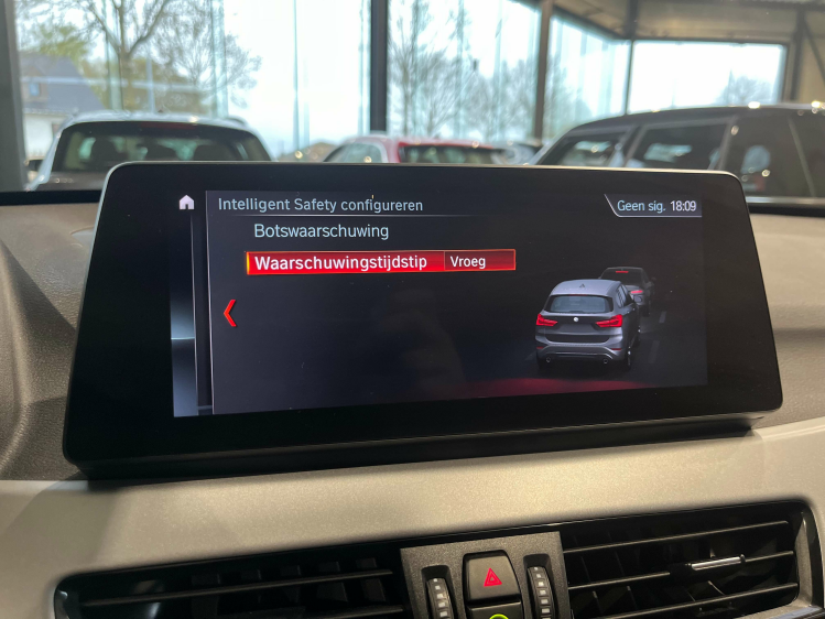 BMW X1 1.5iA xDrive25e Hybrid Panodak/Leder/Camera/HUD/.. Leconte Motors