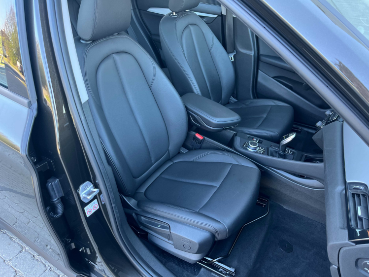 BMW X1 1.5iA sDrive18 Panodak/Leder/Gps-Pro/CAM/Carplay.. Leconte Motors