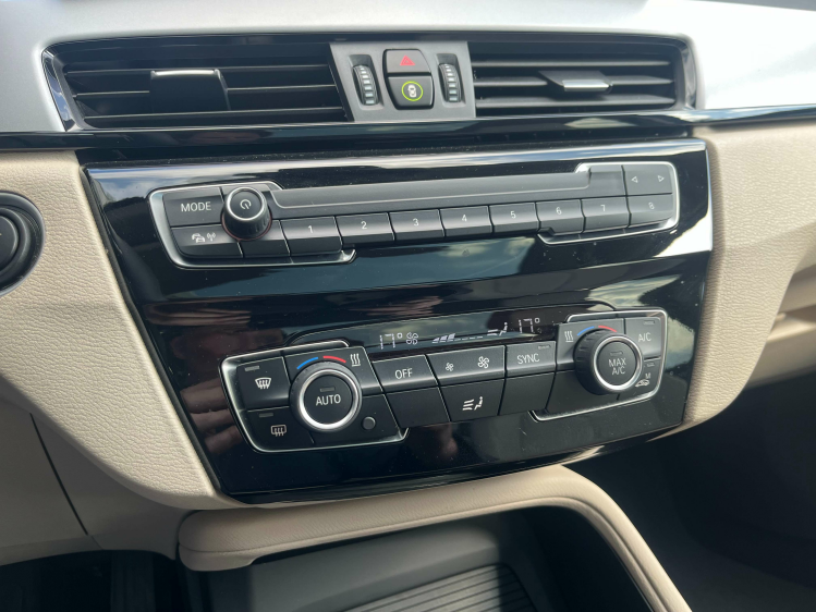 BMW X1 1.5iA xDrive25e Hybrid Panodak/Leder/Camera/HUD... Leconte Motors