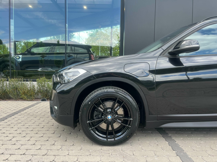 BMW X1 1.5iA xDrive25e Hybrid LED/Leder/Carplay/CAM/HUD.. Leconte Motors