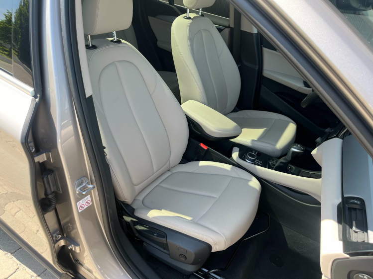 BMW X1 1.5iA xDrive25e Hybride Panodak/Leder/Camera/HUD.. Leconte Motors