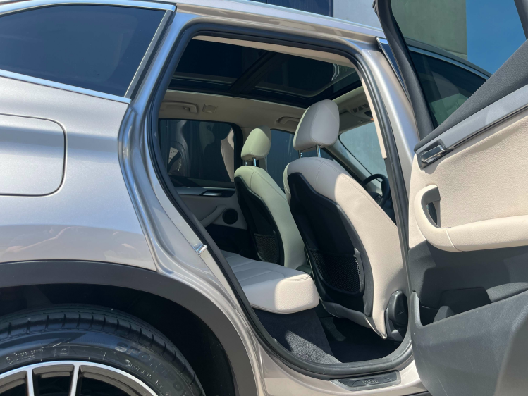 BMW X1 1.5iA xDrive25e Hybride Panodak/Leder/Camera/HUD.. Leconte Motors