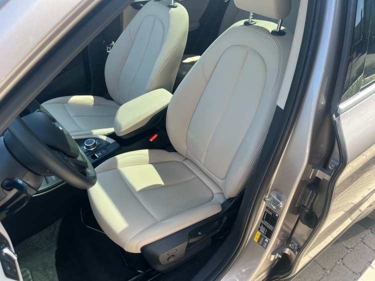 BMW X1 1.5iA xDrive25e Hybride Panodak/Leder/Camera/HUD.. Leconte Motors