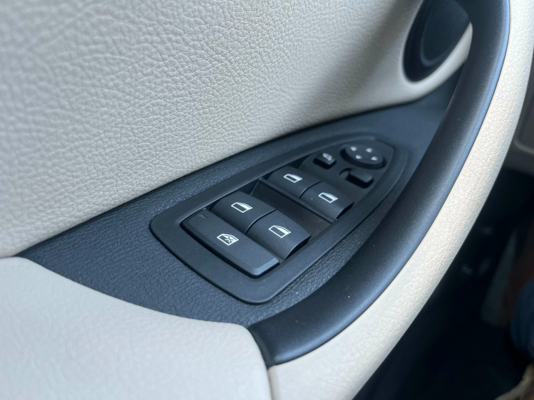 BMW X1 1.5iA xDrive25e Hybride Panodak/Leder/Camera/HUD.. Leconte Motors