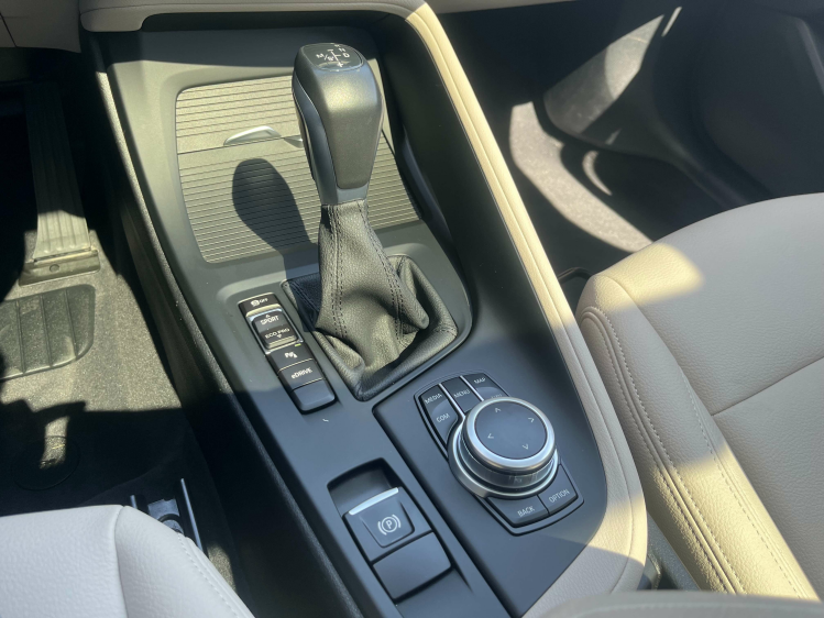 BMW X1 1.5iA xDrive25e Hybride Panodak/Leder/Camera/HUD.. Leconte Motors