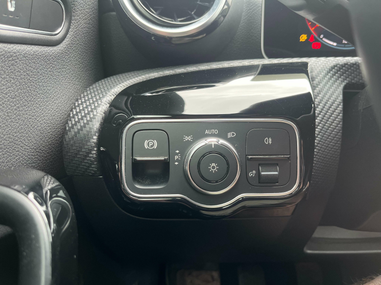 Mercedes-Benz A 180 Lederen-Sportzetels/Gps/Carplay/Camera/Zetelverwar Leconte Motors