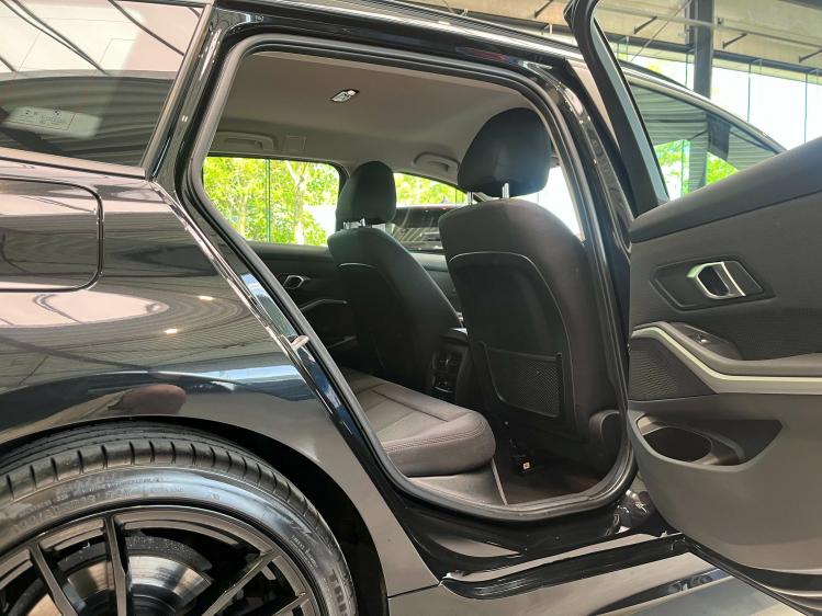 BMW 318 Touring dA MHEV LED/Navigatie/Carplay/Cruise/PDC Leconte Motors