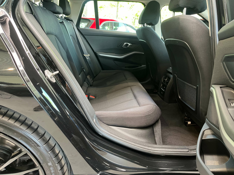 BMW 318 Touring dA MHEV LED/Navigatie/Carplay/Cruise/PDC Leconte Motors