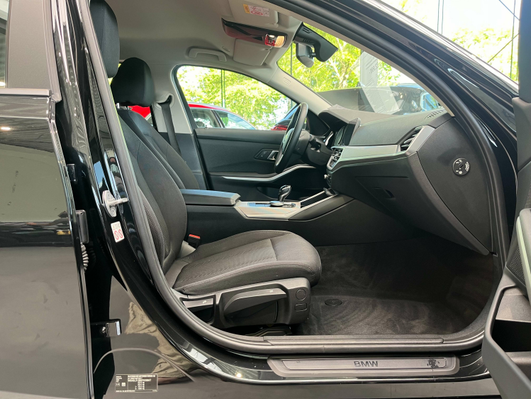 BMW 318 Touring dA MHEV LED/Navigatie/Carplay/Cruise/PDC Leconte Motors