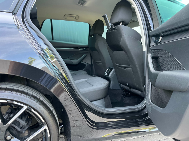 Skoda Octavia SW 1.0 TSI Clever Gps/Cruise/Camera/Zetelverwarmng Leconte Motors