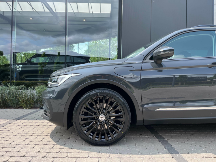 Volkswagen Tiguan 1.4 eHybrid PHEV Life LED/Carplay/ACC/PDC/BLTH... Leconte Motors