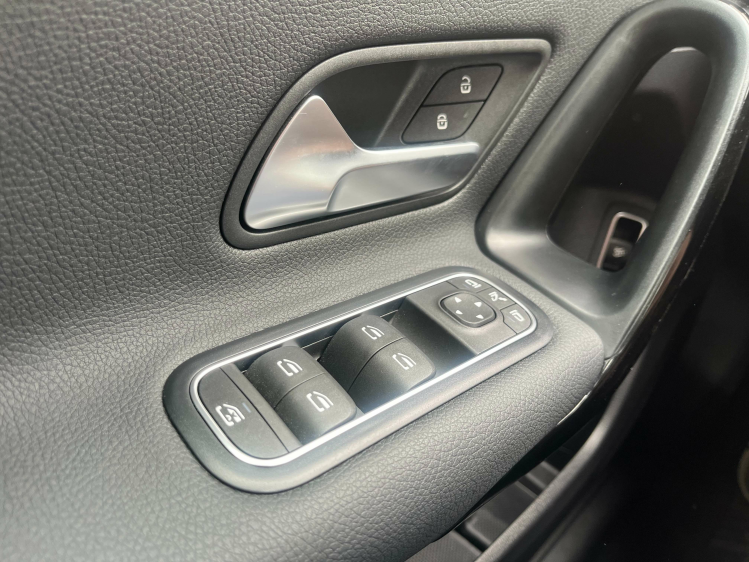 Mercedes-Benz A 180 Business iA DCT Sportzetels/Widescreen/Camera/GPS Leconte Motors