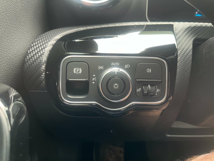 Mercedes-Benz A 180 Business iA DCT Sportzetels/Widescreen/Camera/GPS Leconte Motors