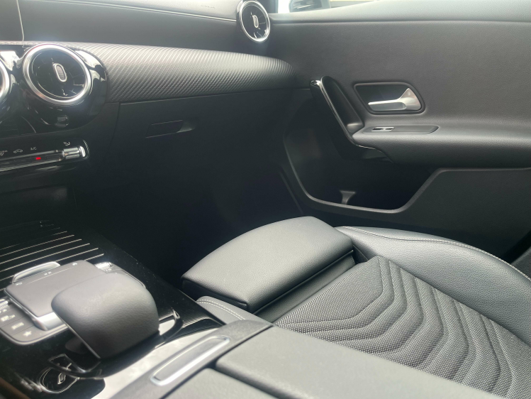 Mercedes-Benz A 180 Business iA DCT Sportzetels/Widescreen/Camera/GPS Leconte Motors