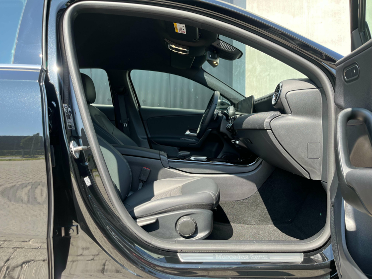 Mercedes-Benz A 180 iA DCT Full-LED/Leder/Widescreen/Carplay/Camera... Leconte Motors