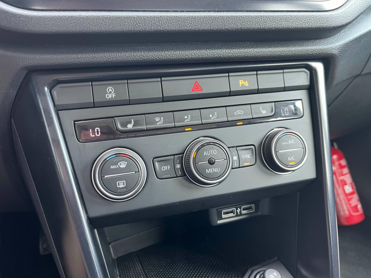 Volkswagen T-Roc 1.0 TSI Navigatie/Carplay/PDC/Zetelverwarming/...! Leconte Motors