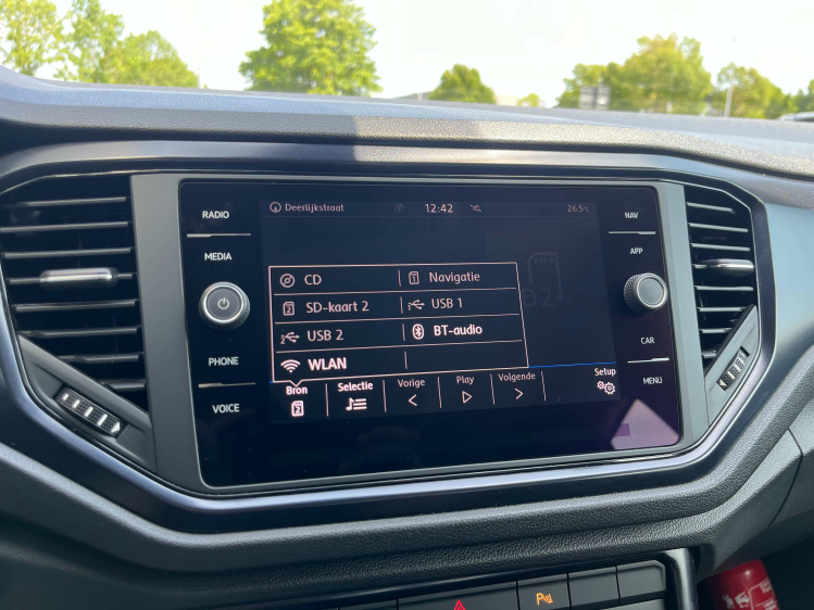 Volkswagen T-Roc 1.0 TSI Navigatie/Carplay/PDC/Zetelverwarming/...! Leconte Motors