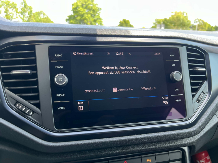 Volkswagen T-Roc 1.0 TSI Navigatie/Carplay/PDC/Zetelverwarming/...! Leconte Motors