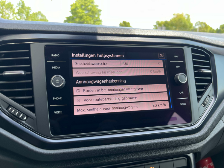 Volkswagen T-Roc 1.0 TSI Navigatie/Carplay/PDC/Zetelverwarming/...! Leconte Motors