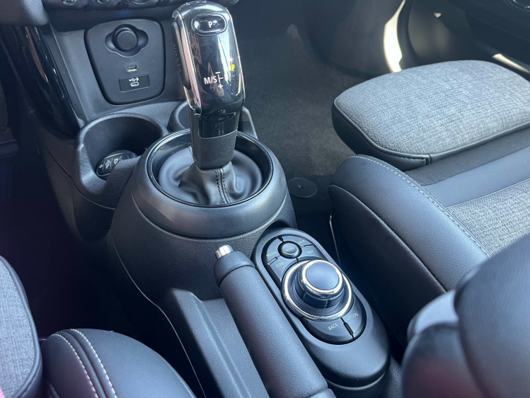 MINI Cooper Cabrio Cabriolet 1.5A Camden LED/Leder/Carplay/Camera/... Leconte Motors