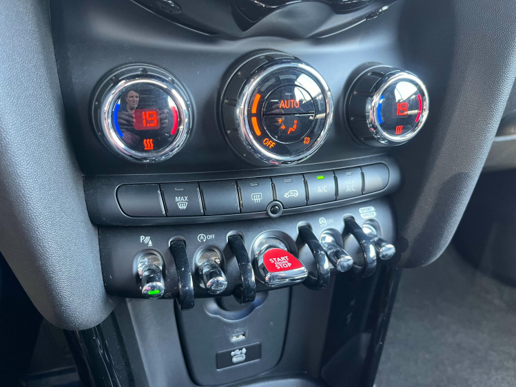 MINI Cooper Cabrio Cabriolet 1.5A Camden LED/Leder/Carplay/Camera/... Leconte Motors