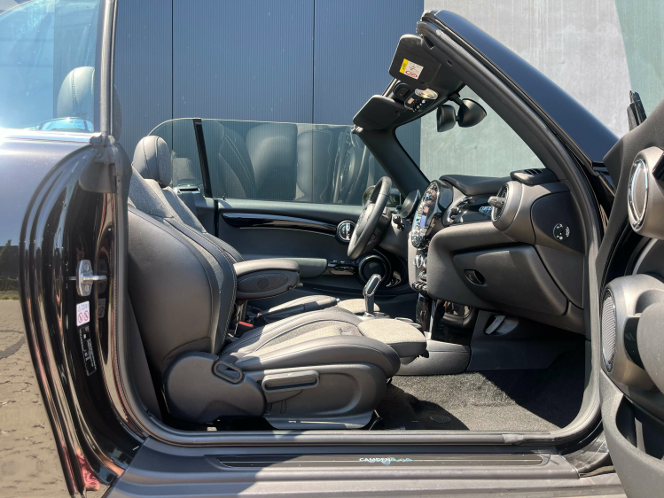 MINI Cooper Cabrio Cabriolet 1.5A Camden LED/Leder/Carplay/Camera/... Leconte Motors