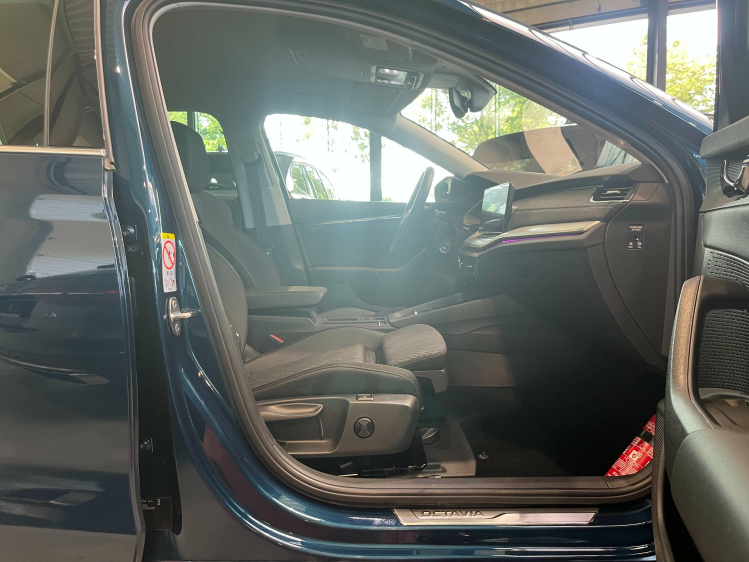 Skoda Octavia Octavia Combi 1.0 TSI e-TEC DSG LED/Camera/ACC/... Leconte Motors