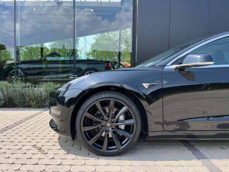 Tesla Model 3 Model 3 Long Range All Wheel Drive Autopilot/Trekh Leconte Motors