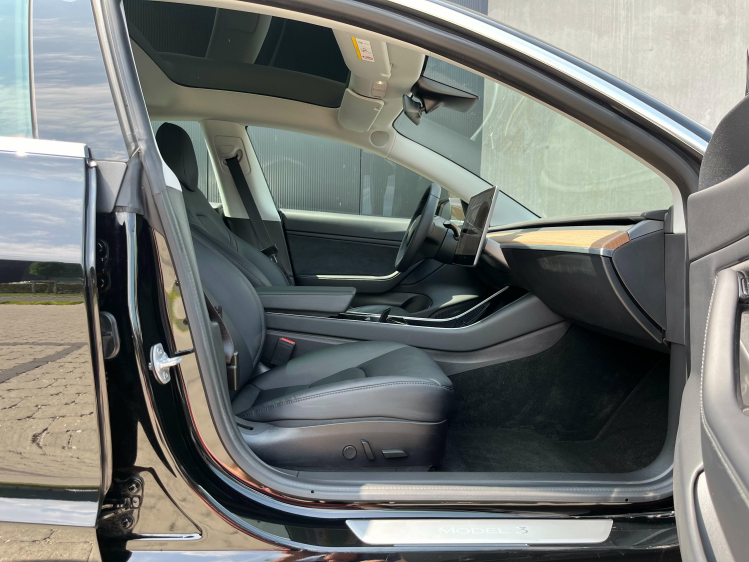 Tesla Model 3 Model 3 Long Range All Wheel Drive Autopilot/Trekh Leconte Motors