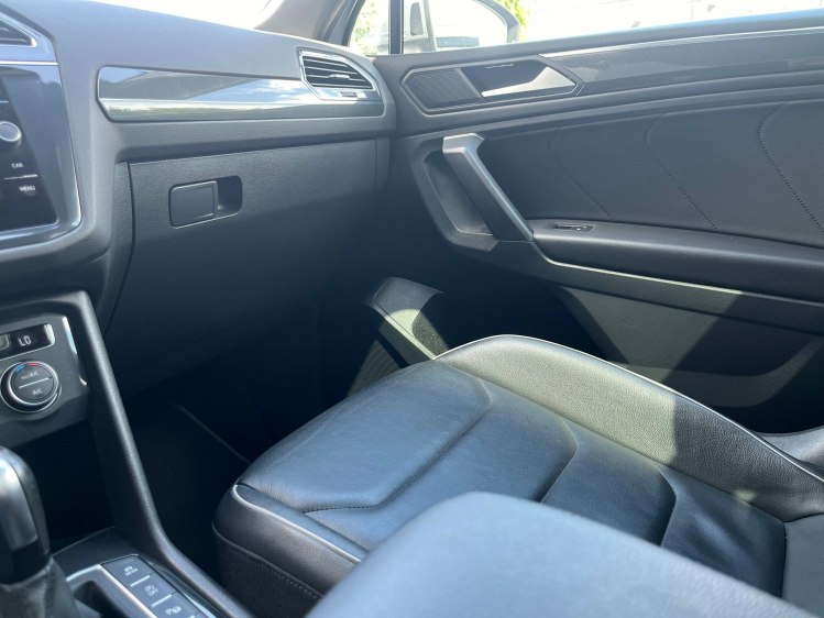 Volkswagen Tiguan Allspace Tiguan Allspace 1.5 TSI DSG R-Line 7-zitpl/Panodak Leconte Motors